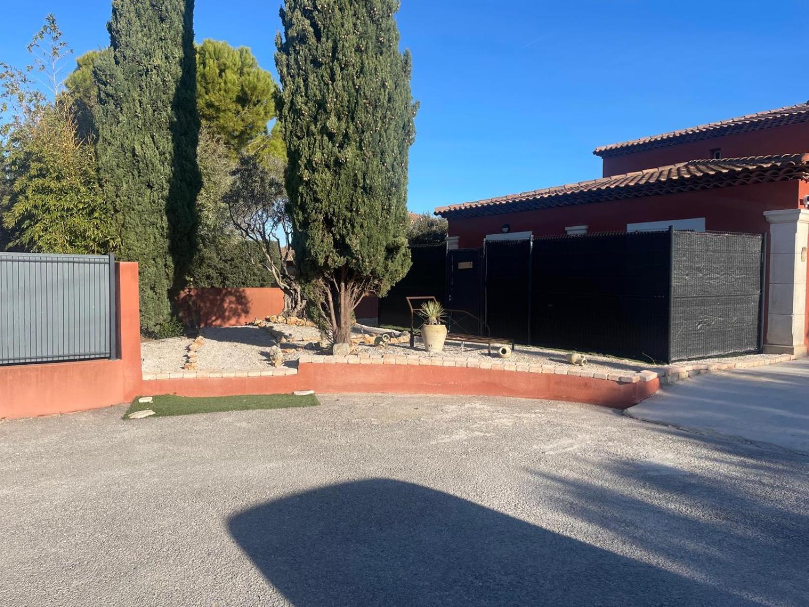 La Casa Bella Aparthotel Gignac-la-Nerthe Exterior foto